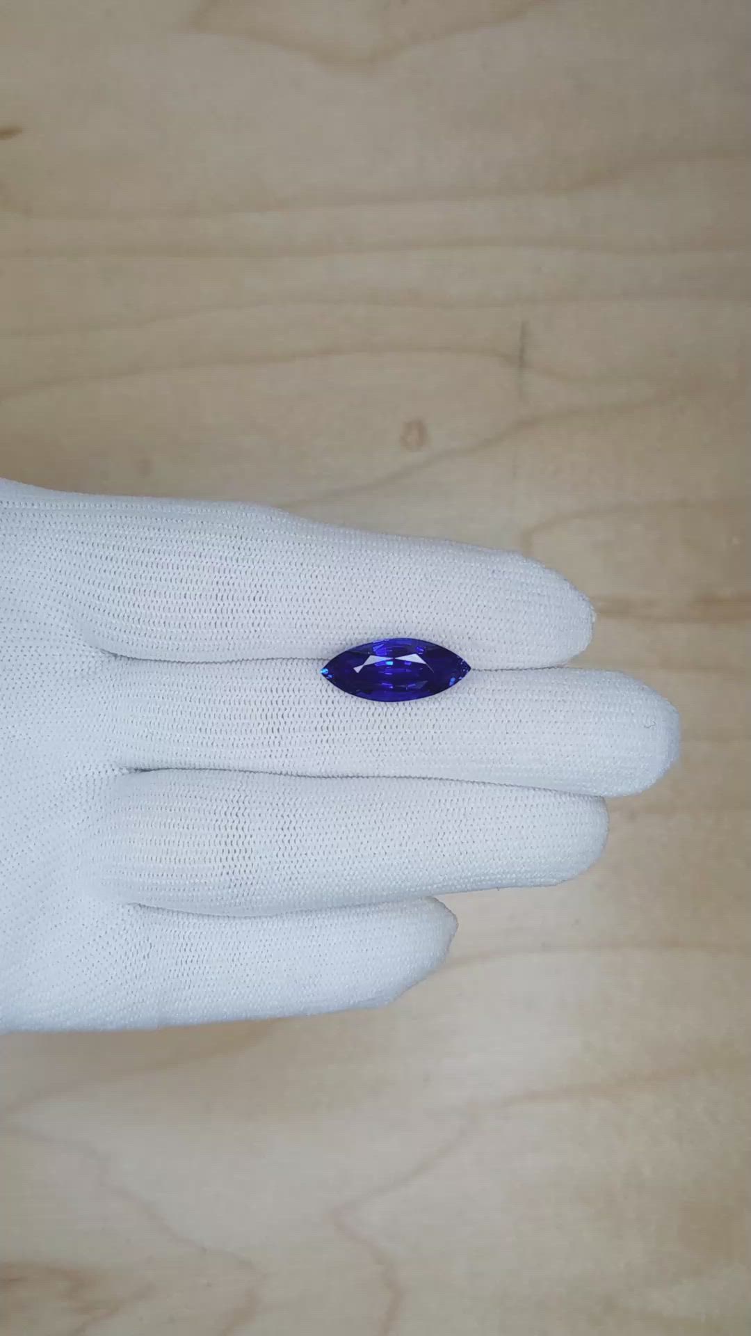 6.95 Ct. Blue Sapphire from Ceylon (Sri Lanka) Size Video