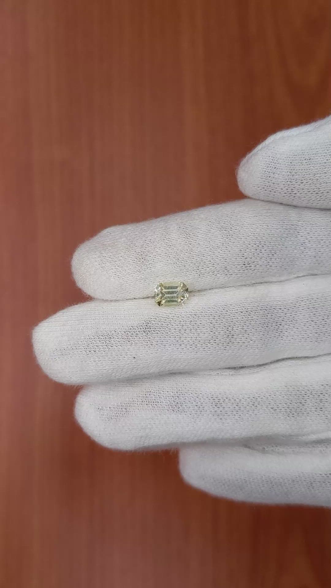 0.92 Ct. Yellow Sapphire from Ceylon (Sri Lanka) Size Video
