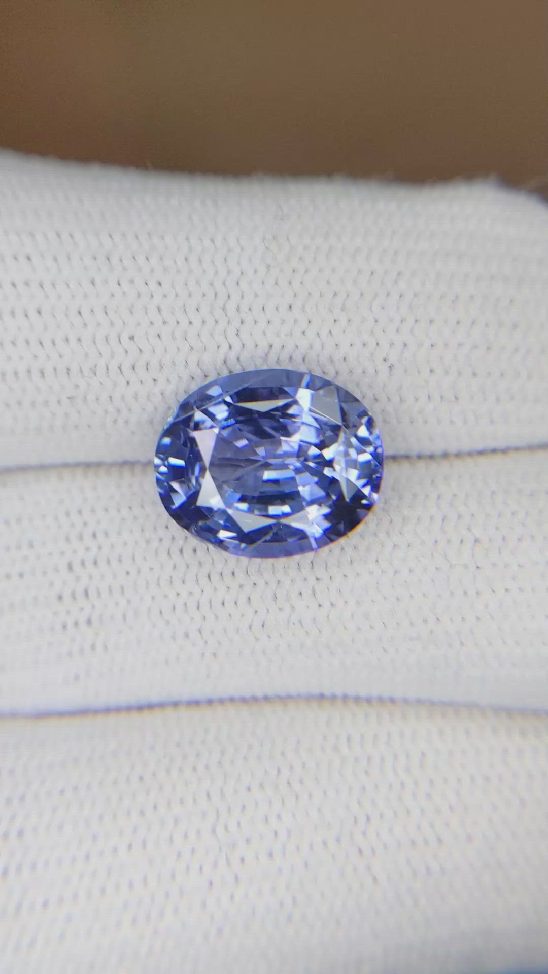 5.59 Ct. Blue Sapphire from Ceylon (Sri Lanka) Size Video