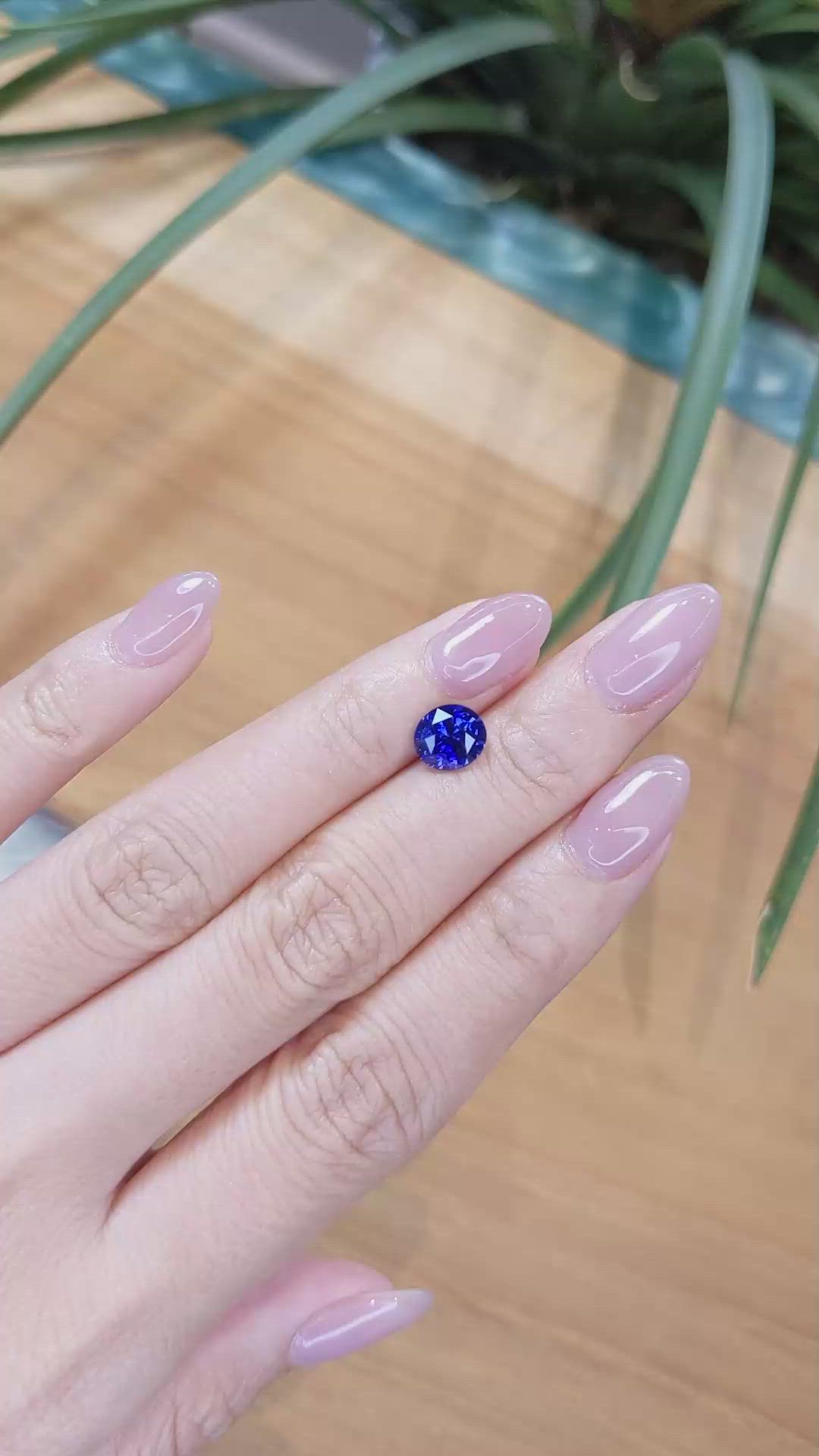 2.14 Ct. Blue Sapphire from Ceylon (Sri Lanka) Size Video
