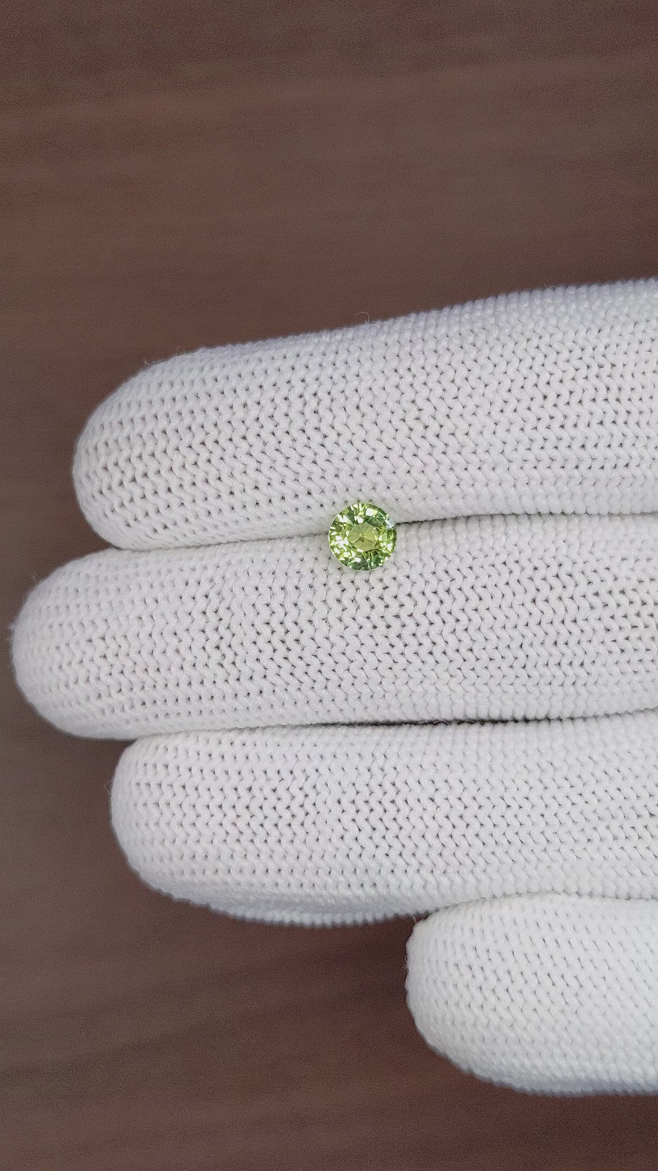 1.00 Ct. Yellowish Green Sapphire from Madagascar Size Video