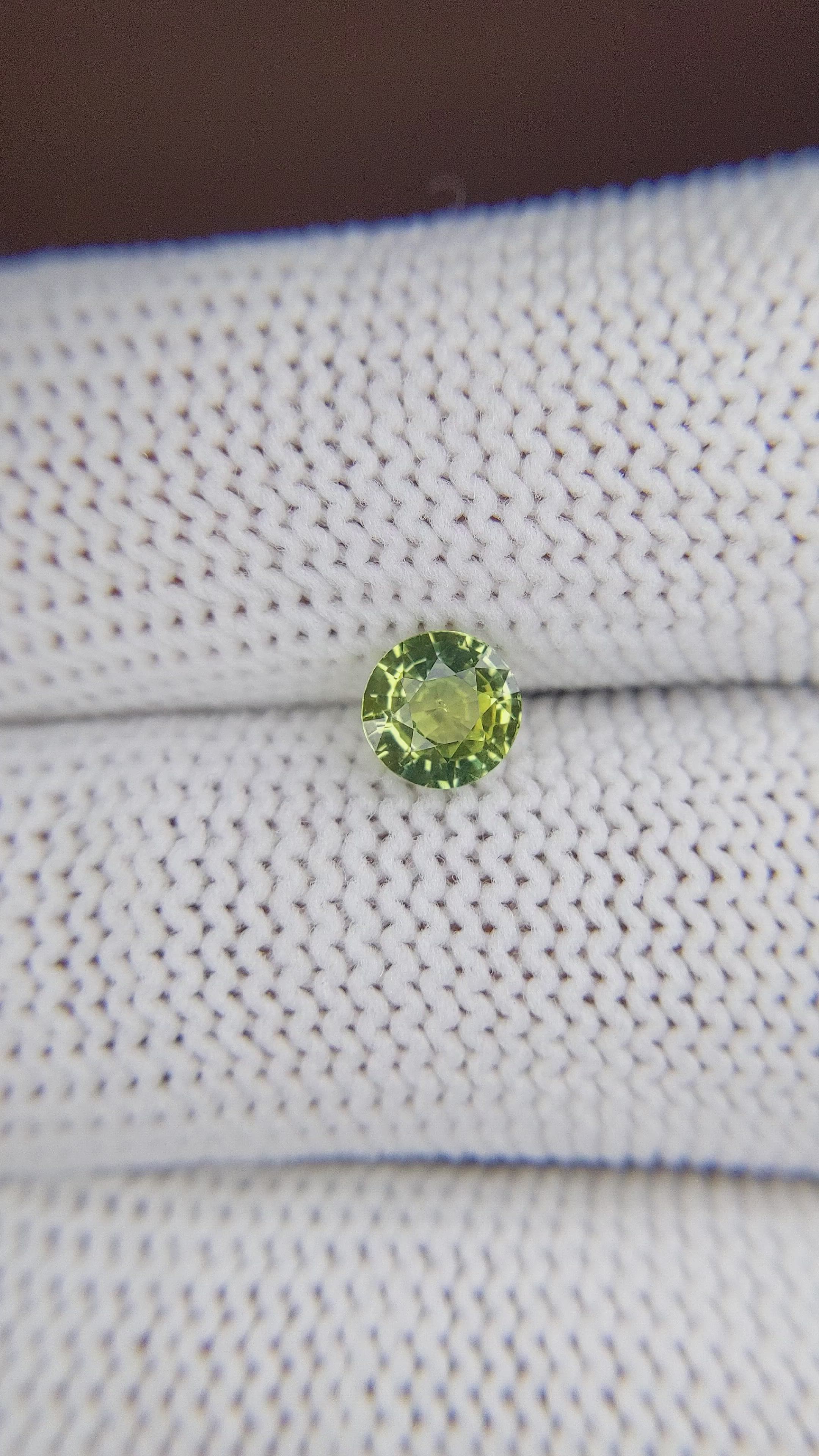 1.00 Ct. Yellowish Green Sapphire from Madagascar Size Video