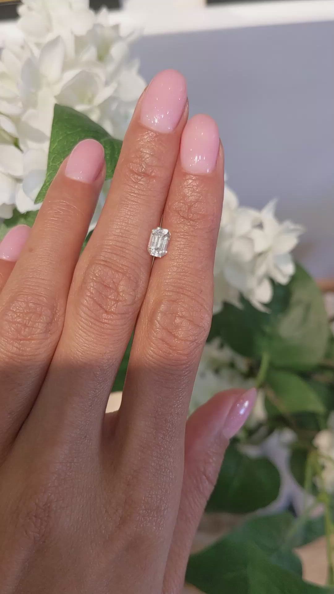 1.01 Ct. Yellow Sapphire from Ceylon (Sri Lanka) Size Video
