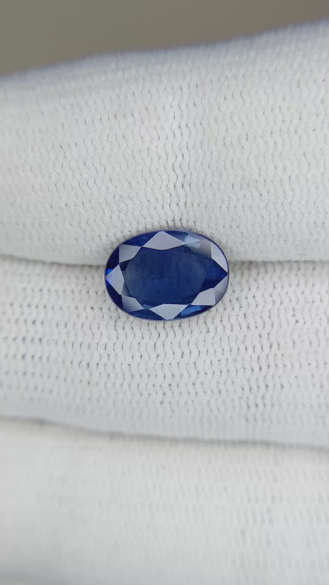2.78 Ct. Blue Sapphire from Thailand Size Video