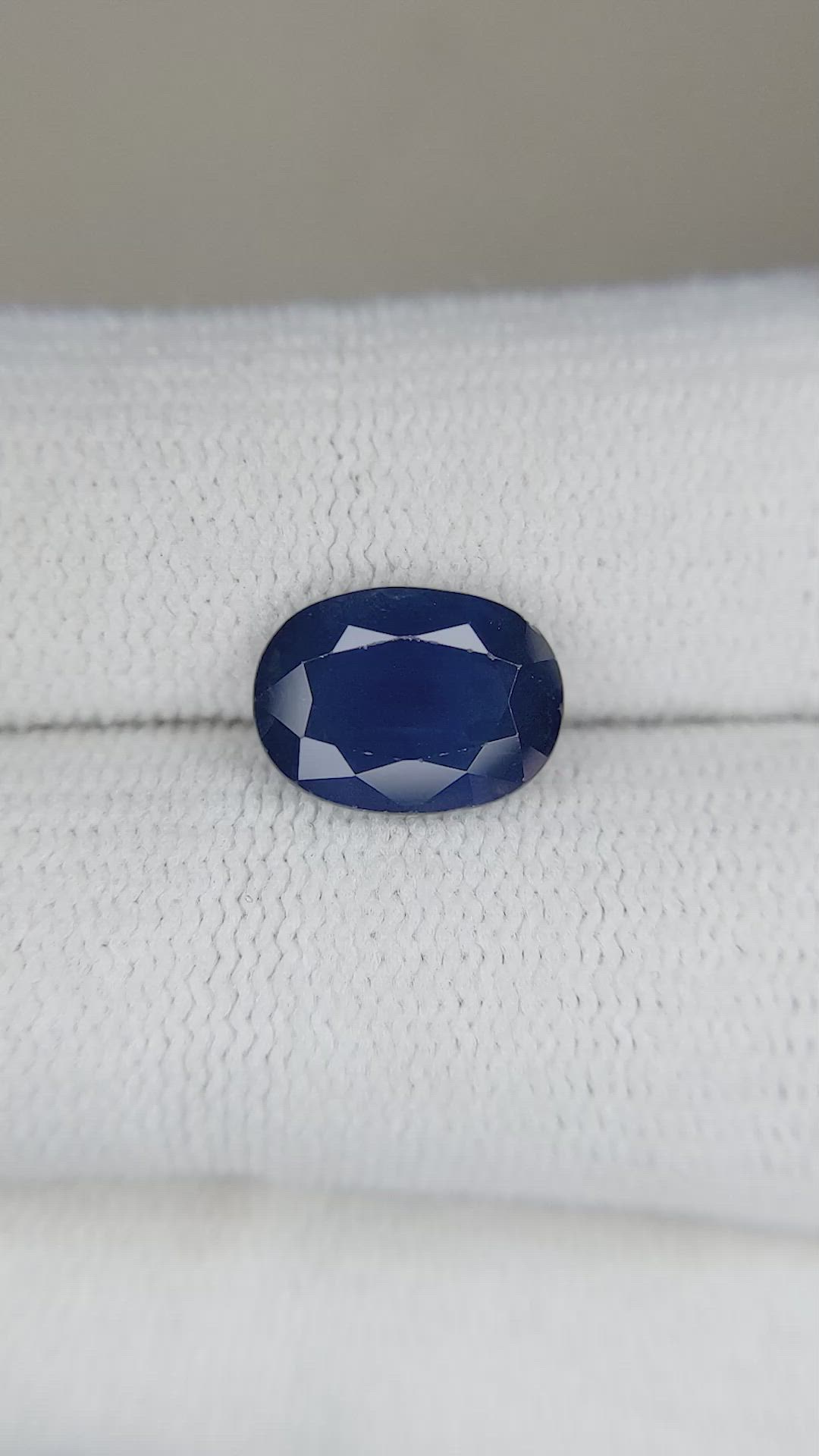 2.73 Ct. Blue Sapphire from Thailand Size Video