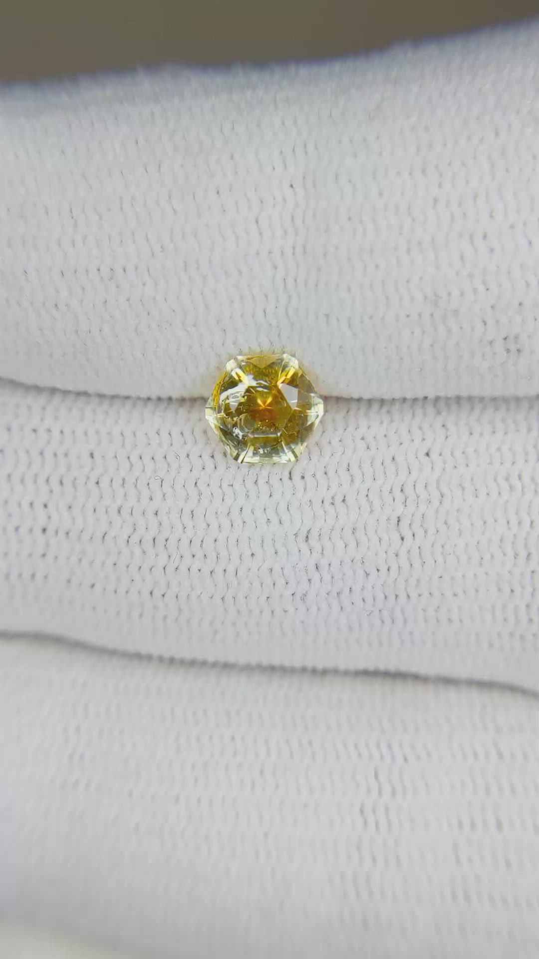 1.01 Ct. Bi Color Sapphire from Montana Size Video