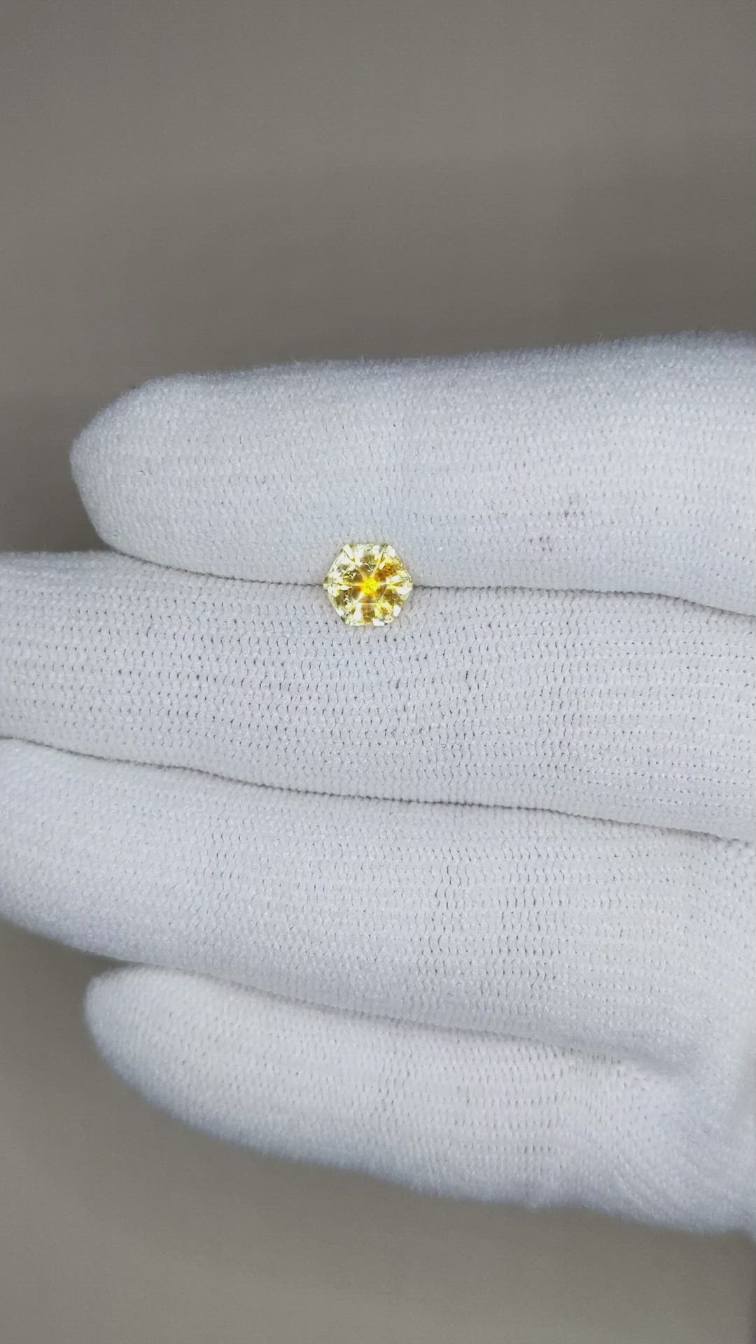 1.01 Ct. Bi Color Sapphire from Montana Size Video