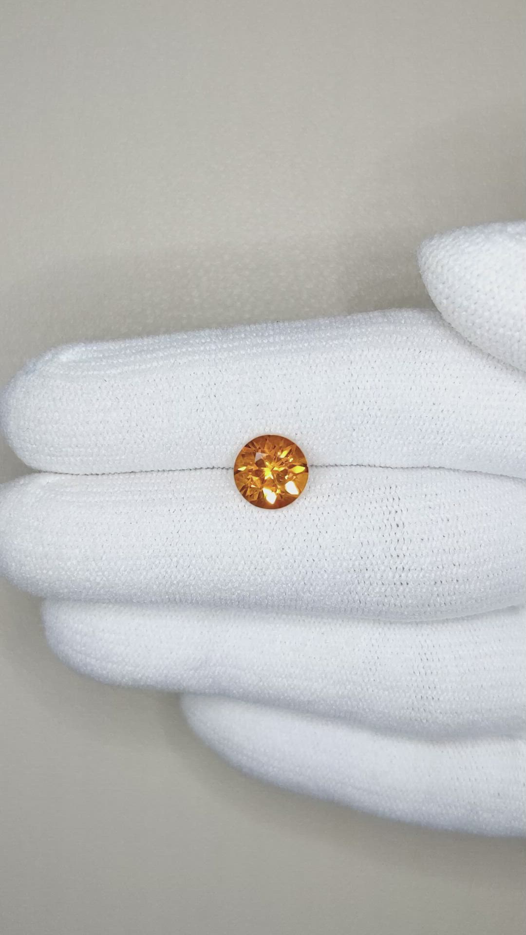 2.03 Ct. Yellowish Orange Sapphire from Ceylon (Sri Lanka) Size Video