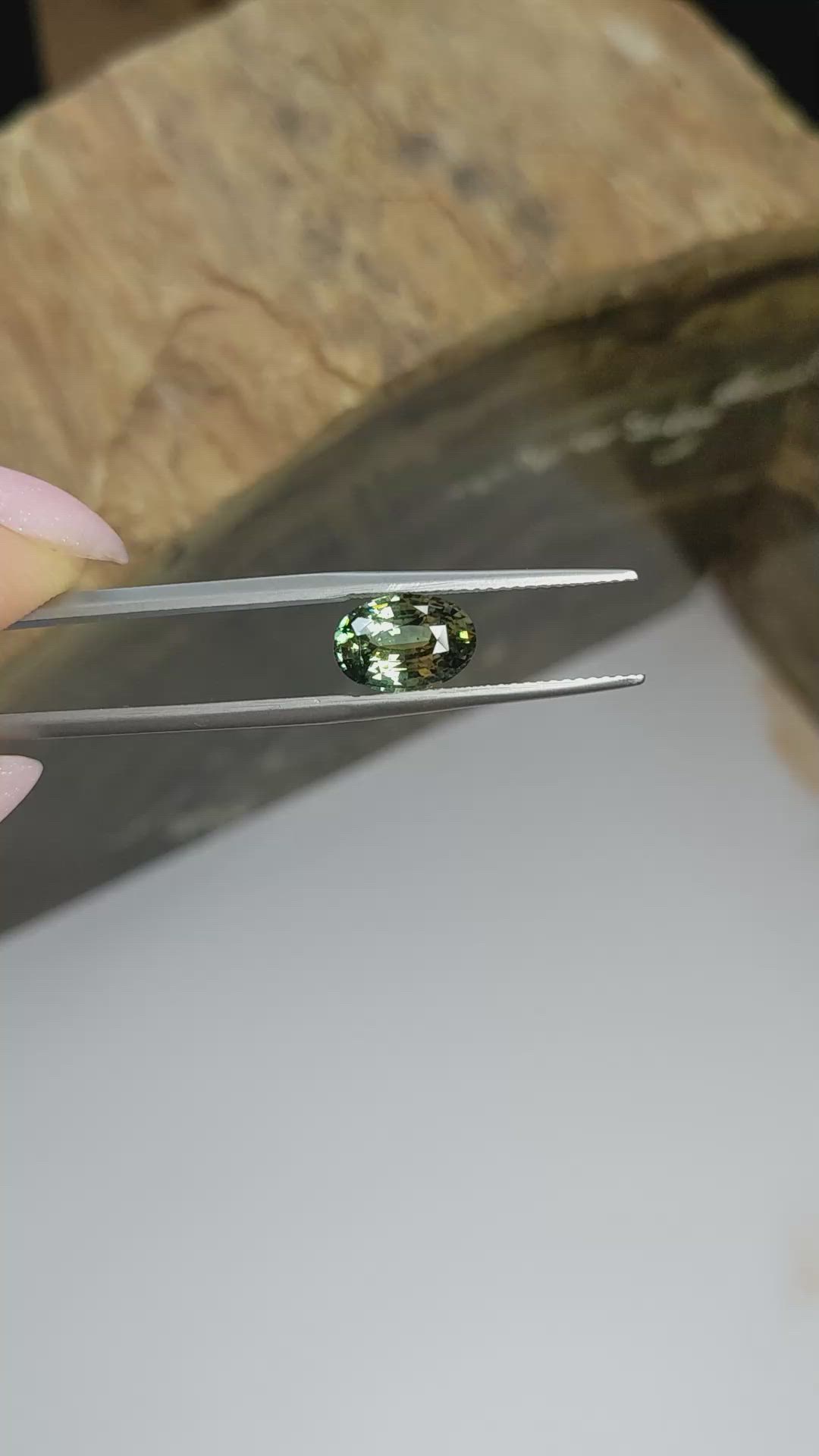 2.34 Ct. Yellowish Green Sapphire from Ceylon (Sri Lanka) Size Video