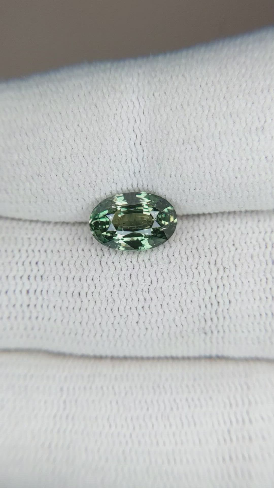 2.54 Ct. Yellowish Green Sapphire from Ceylon (Sri Lanka) Size Video
