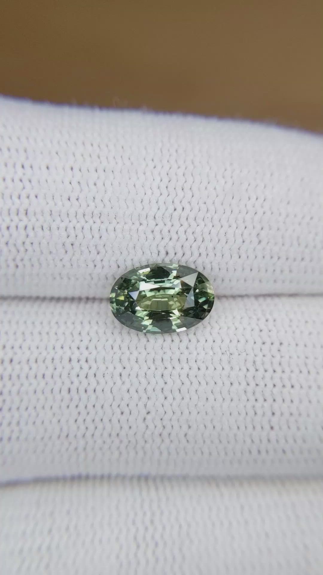 2.34 Ct. Yellowish Green Sapphire from Ceylon (Sri Lanka) Size Video