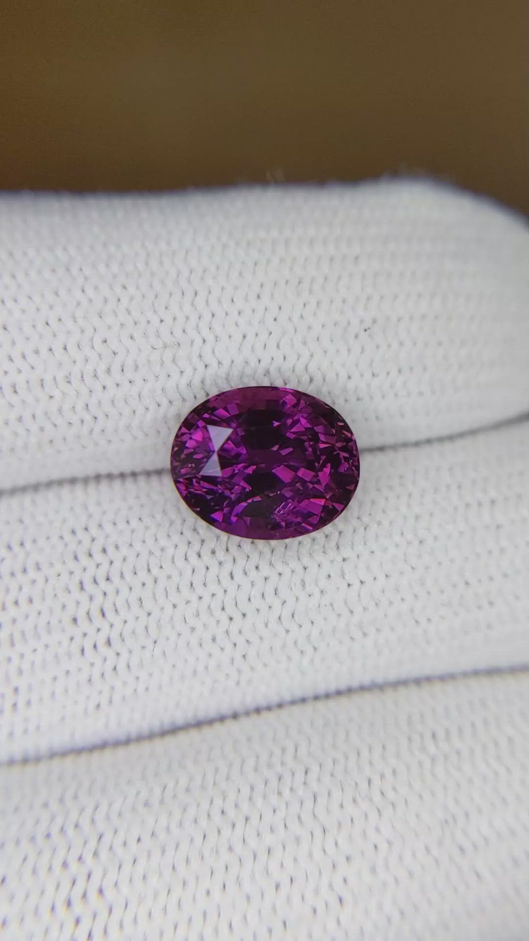 4.23 Ct. Purple Sapphire from Ceylon (Sri Lanka) Size Video