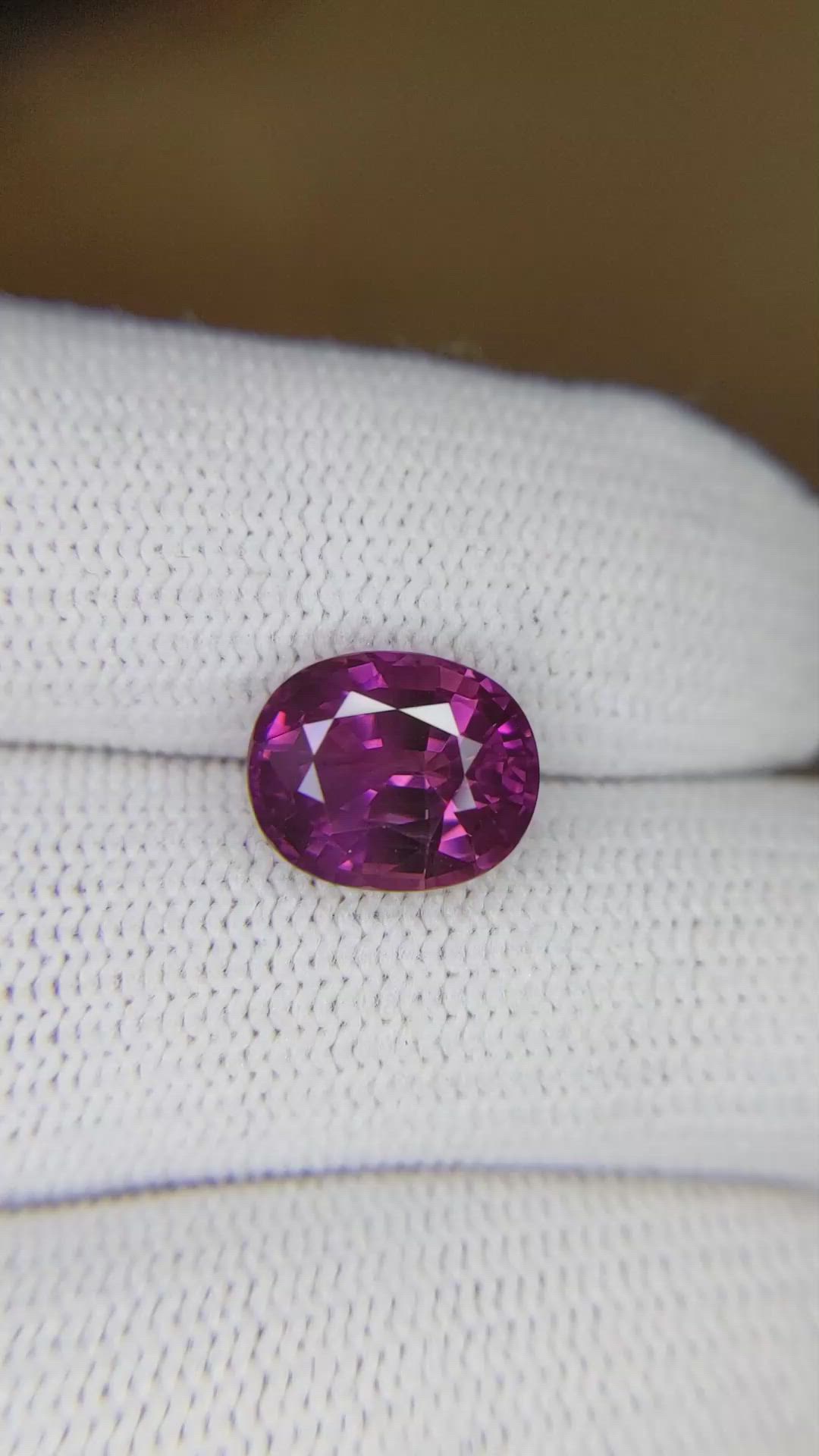 4.06 Ct. Purplish Pink Sapphire from Ceylon (Sri Lanka) Size Video