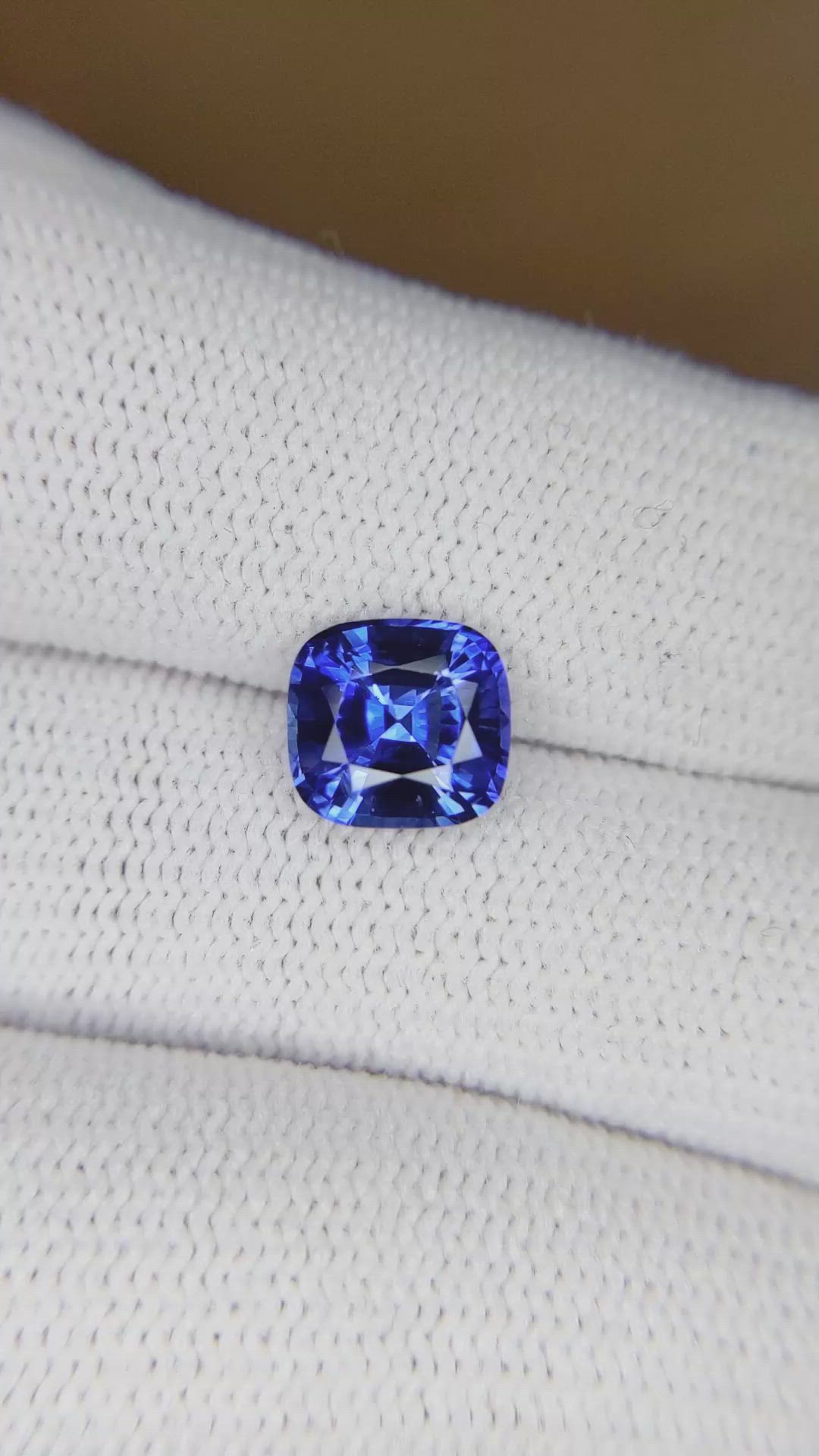 2.25 Ct. Blue Sapphire from Ceylon (Sri Lanka) Size Video
