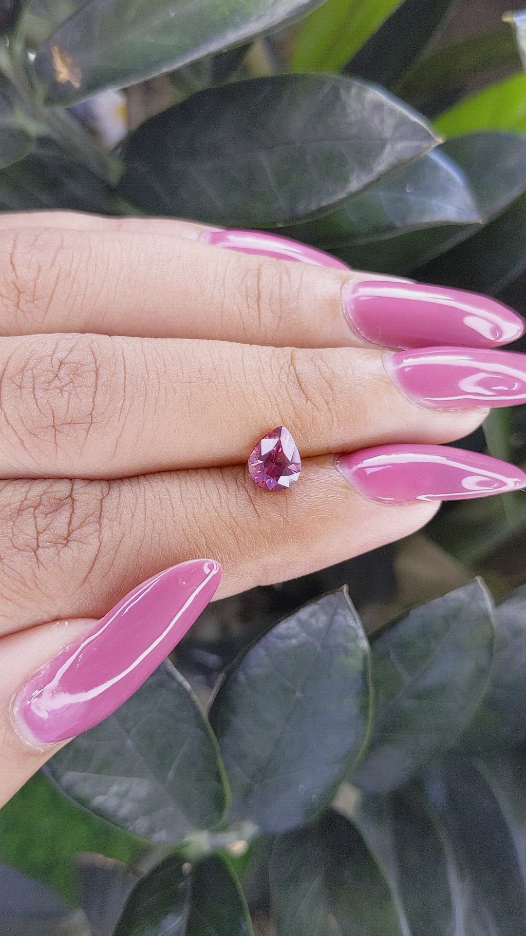 1.05 Ct. Reddish Pink Sapphire from Ceylon (Sri Lanka) Size Video