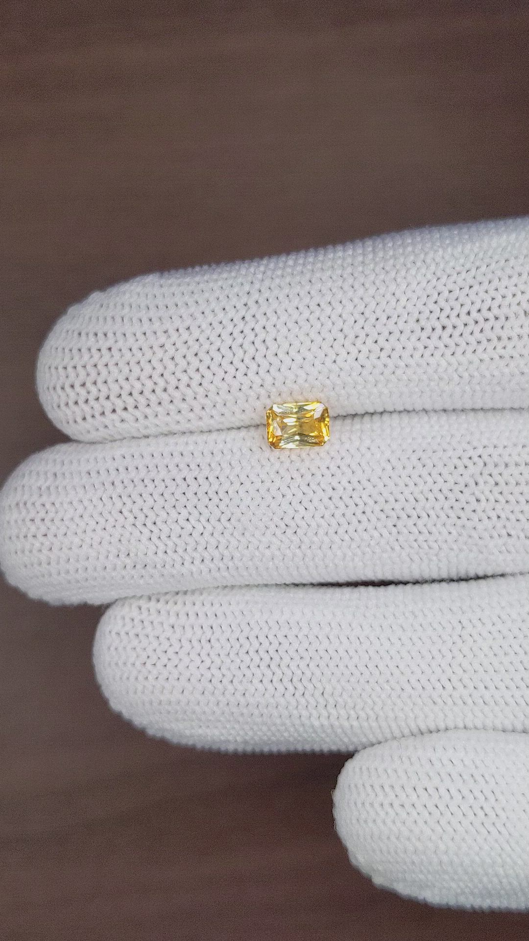 1.20 Ct. Bi Color Sapphire from Ceylon (Sri Lanka) Size Video