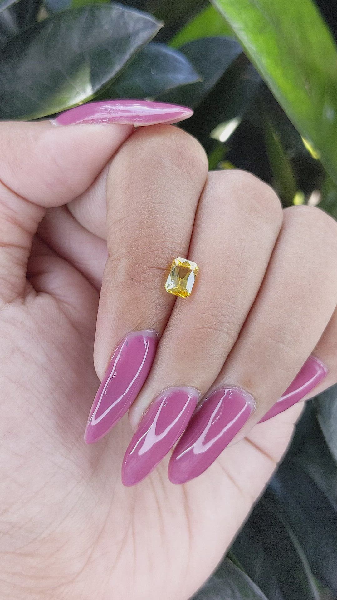 1.20 Ct. Bi Color Sapphire from Ceylon (Sri Lanka) Size Video