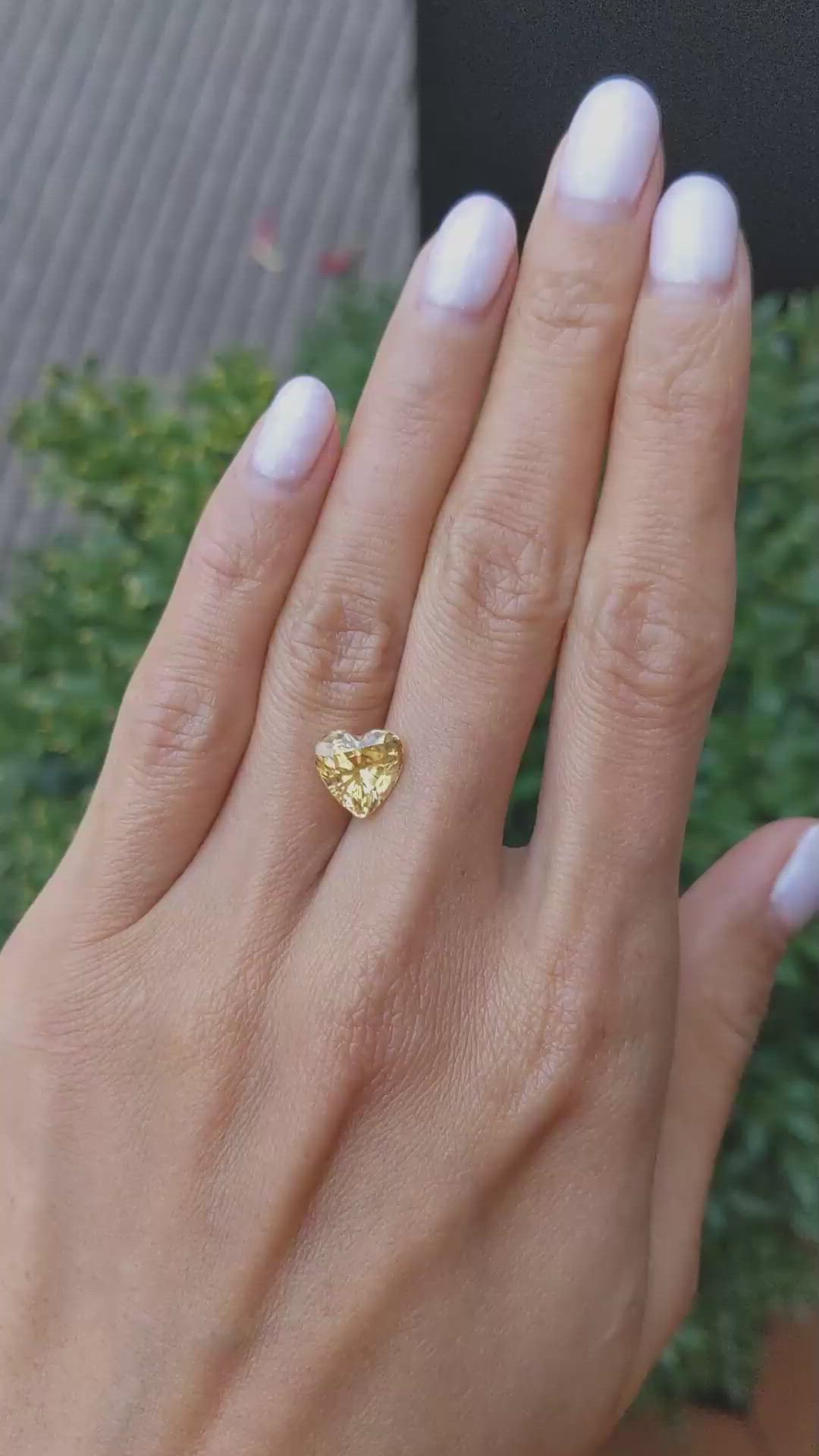 4.18 Ct. Yellow Sapphire from Ceylon (Sri Lanka) Size Video