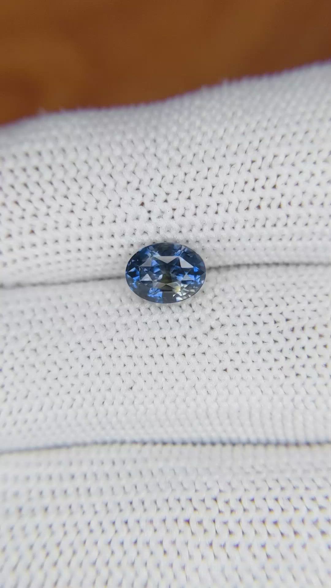 1.55 Ct. Bi Color Sapphire from Ceylon (Sri Lanka) Size Video