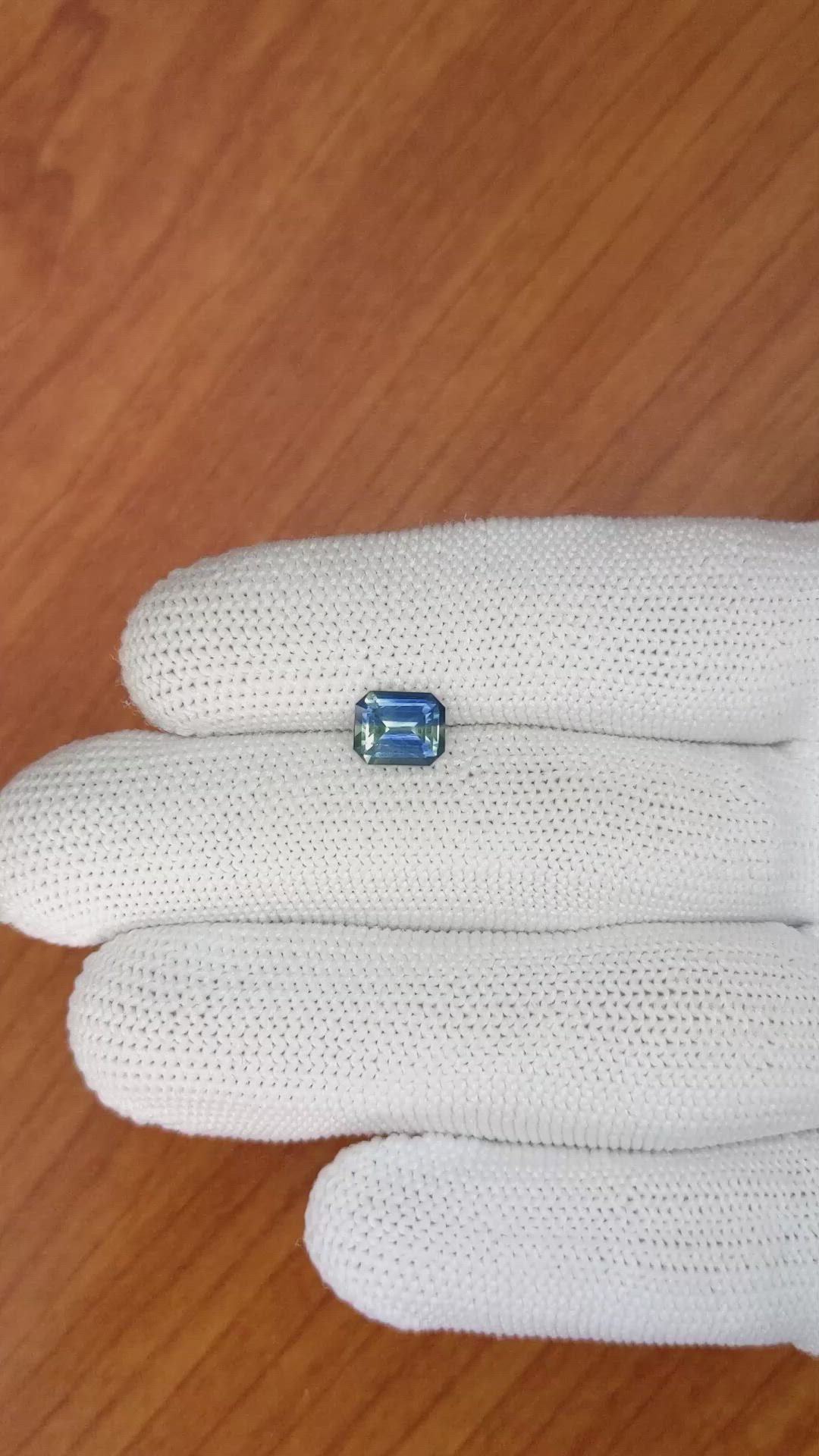 1.53 Ct. Bi Color Sapphire from Ceylon (Sri Lanka) Size Video