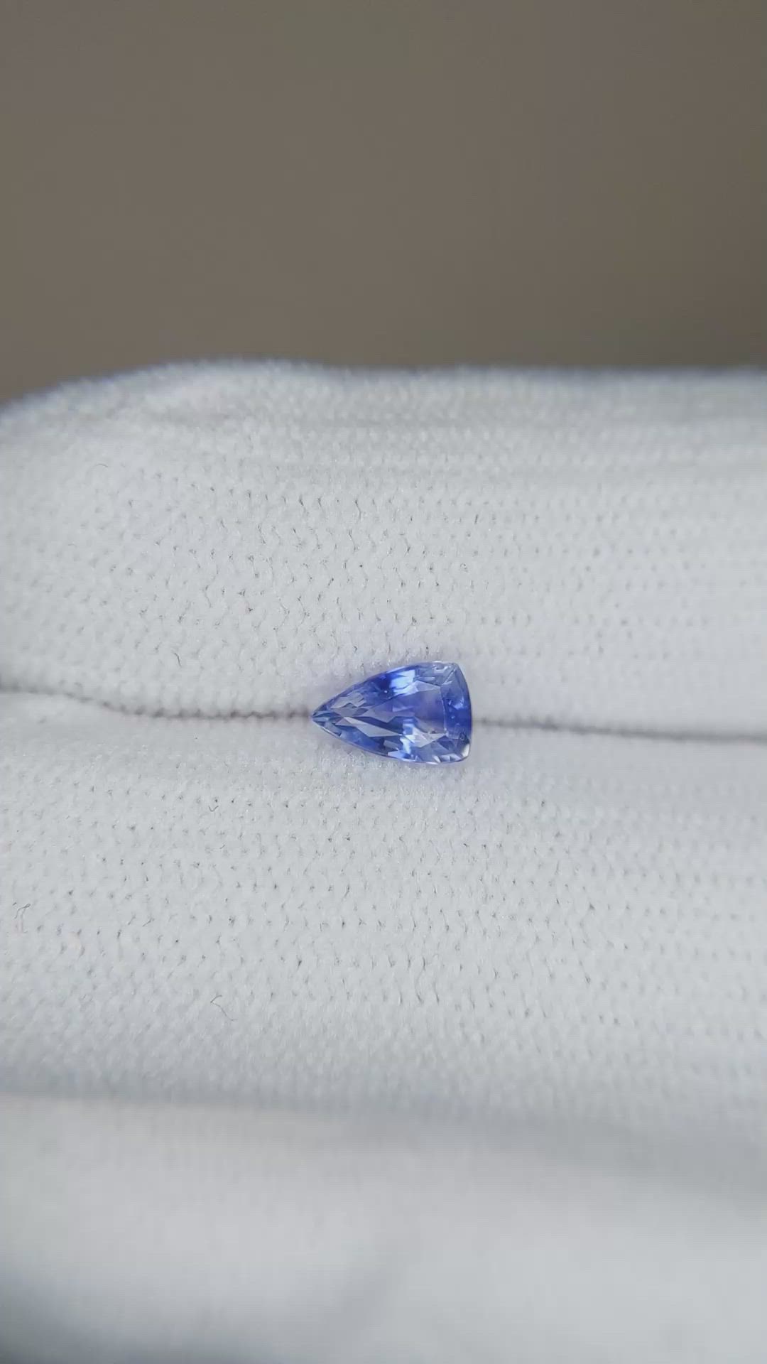 0.44 Ct. Bi Color Sapphire from Ceylon (Sri Lanka) Size Video