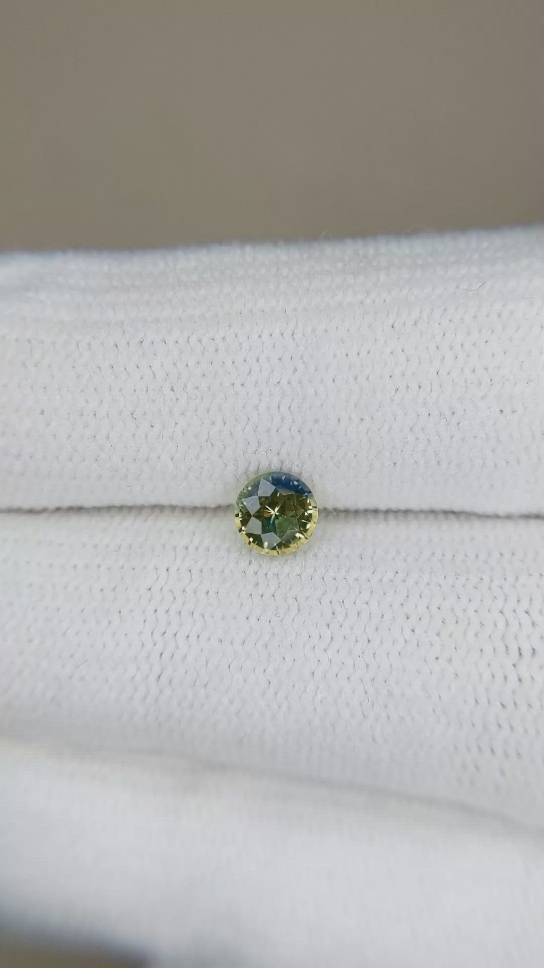 0.50 Ct. Bi Color Sapphire from Madagascar Size Video