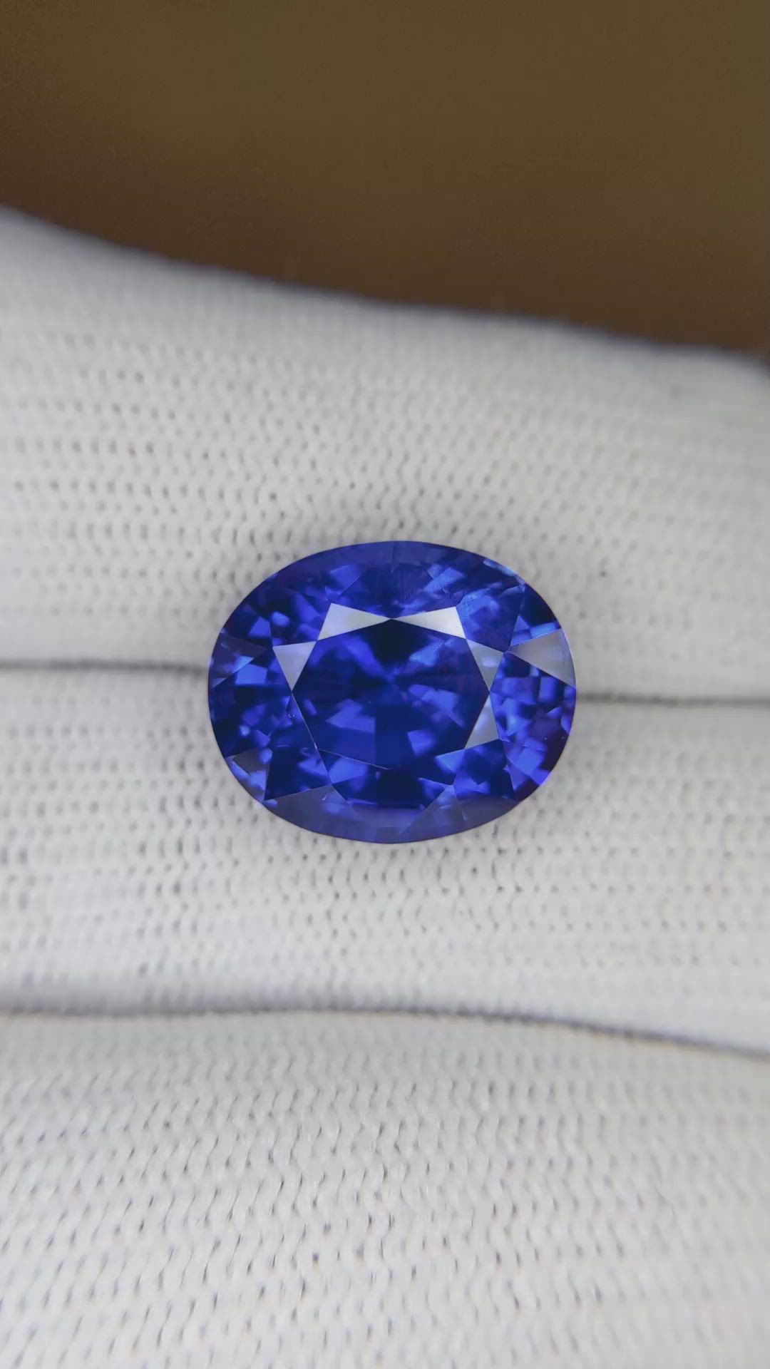 10.01 Ct. Blue Sapphire from Ceylon (Sri Lanka) Size Video