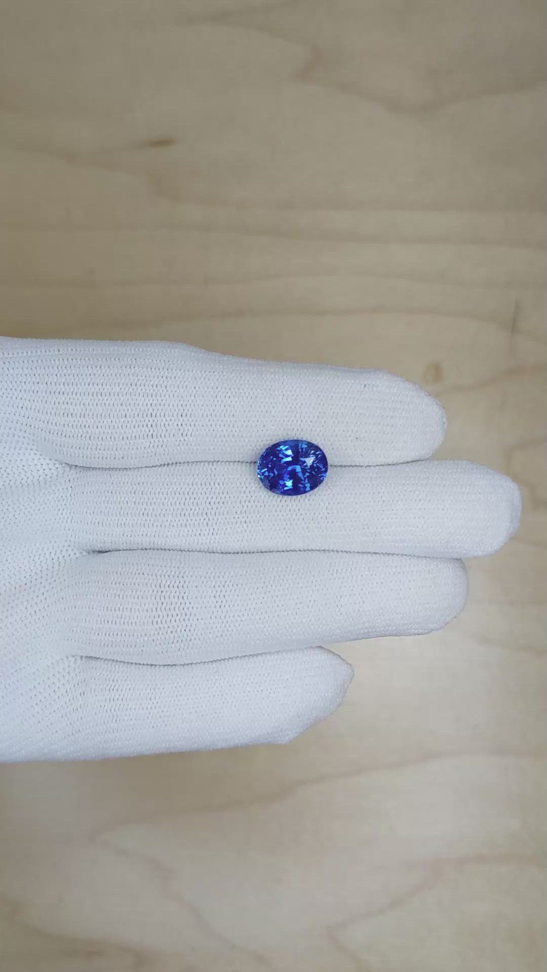 5.37 Ct. Blue Sapphire from Ceylon (Sri Lanka) Size Video