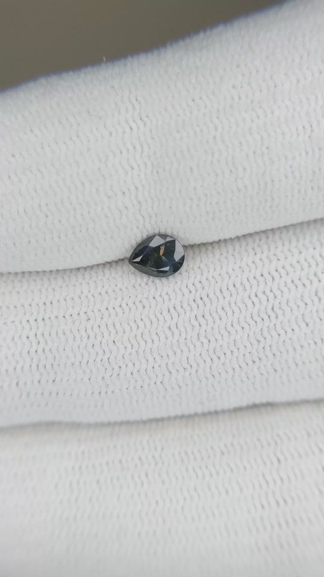 0.41 Ct. Bi Color Sapphire from Montana Size Video