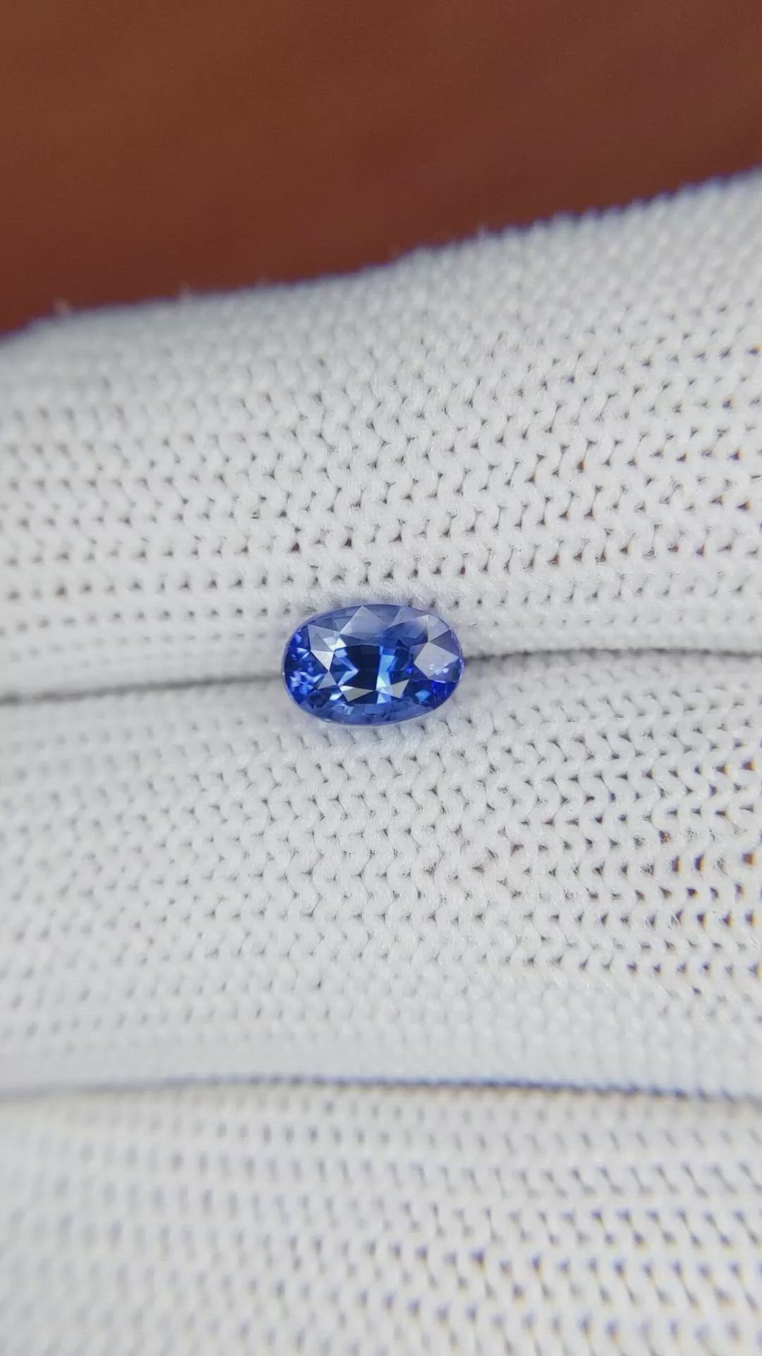 1.23 Ct. Blue Sapphire from Ceylon (Sri Lanka) Size Video