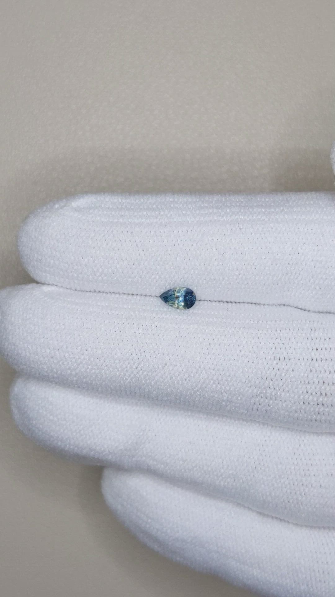 0.27 Ct. Bi Color Sapphire from Montana Size Video
