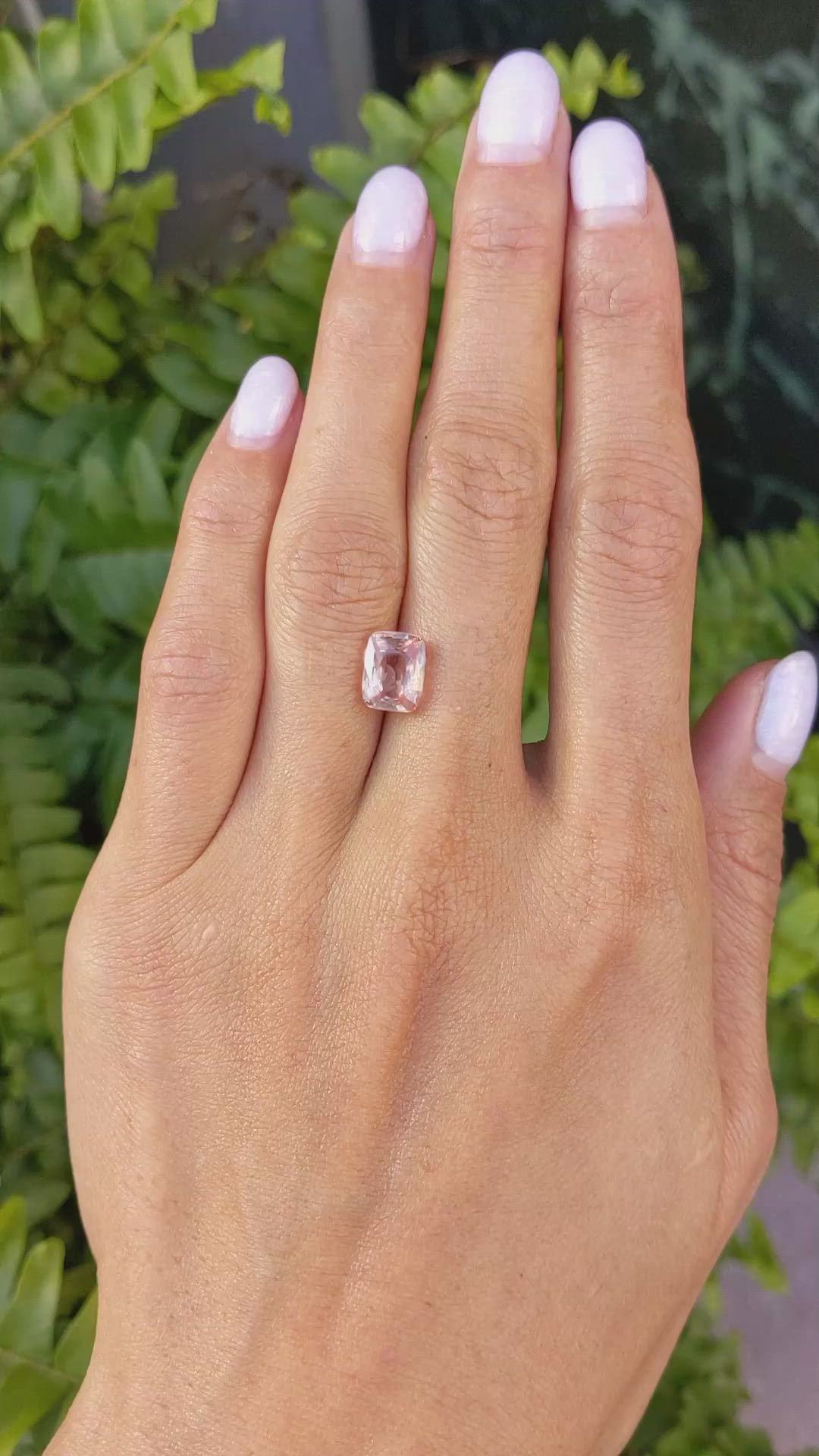 3.45 Ct. Padparadscha Sapphire from Ceylon (Sri Lanka) Size Video