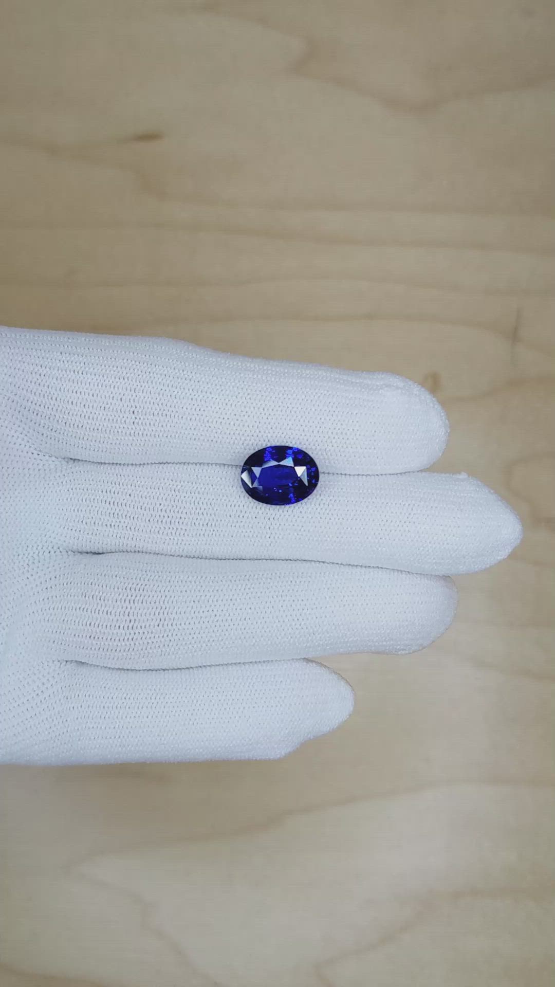 5.20 Ct. Blue Sapphire from Ceylon (Sri Lanka) Size Video