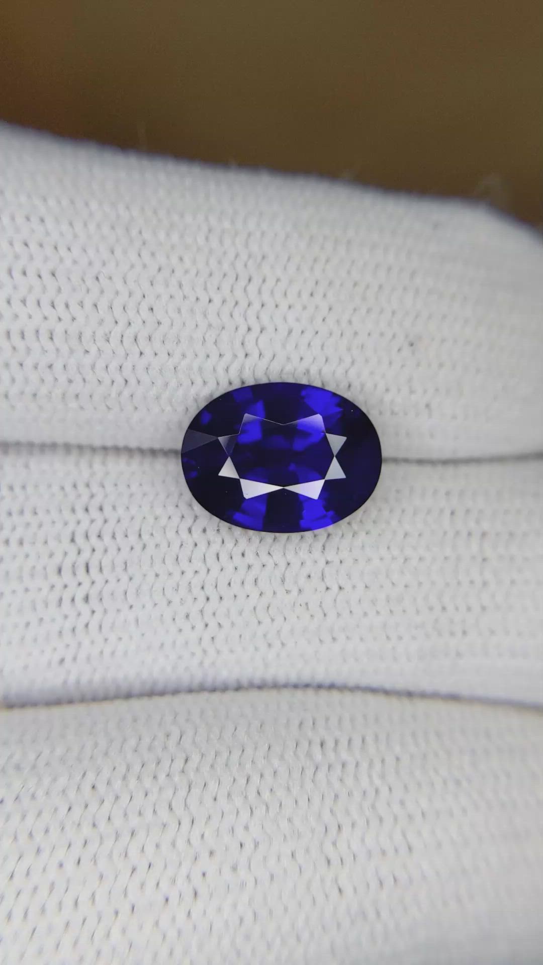 3.10 Ct. Blue Sapphire from Ceylon (Sri Lanka) Size Video