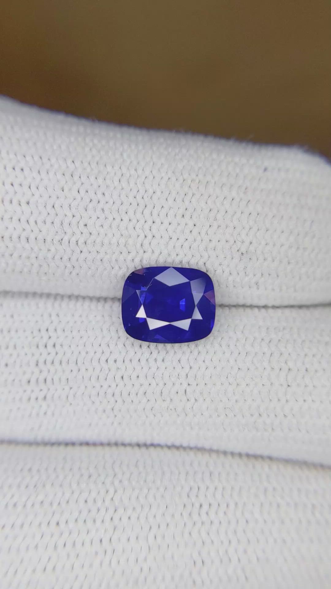 2.06 Ct. Blue Sapphire from Ceylon (Sri Lanka) Size Video
