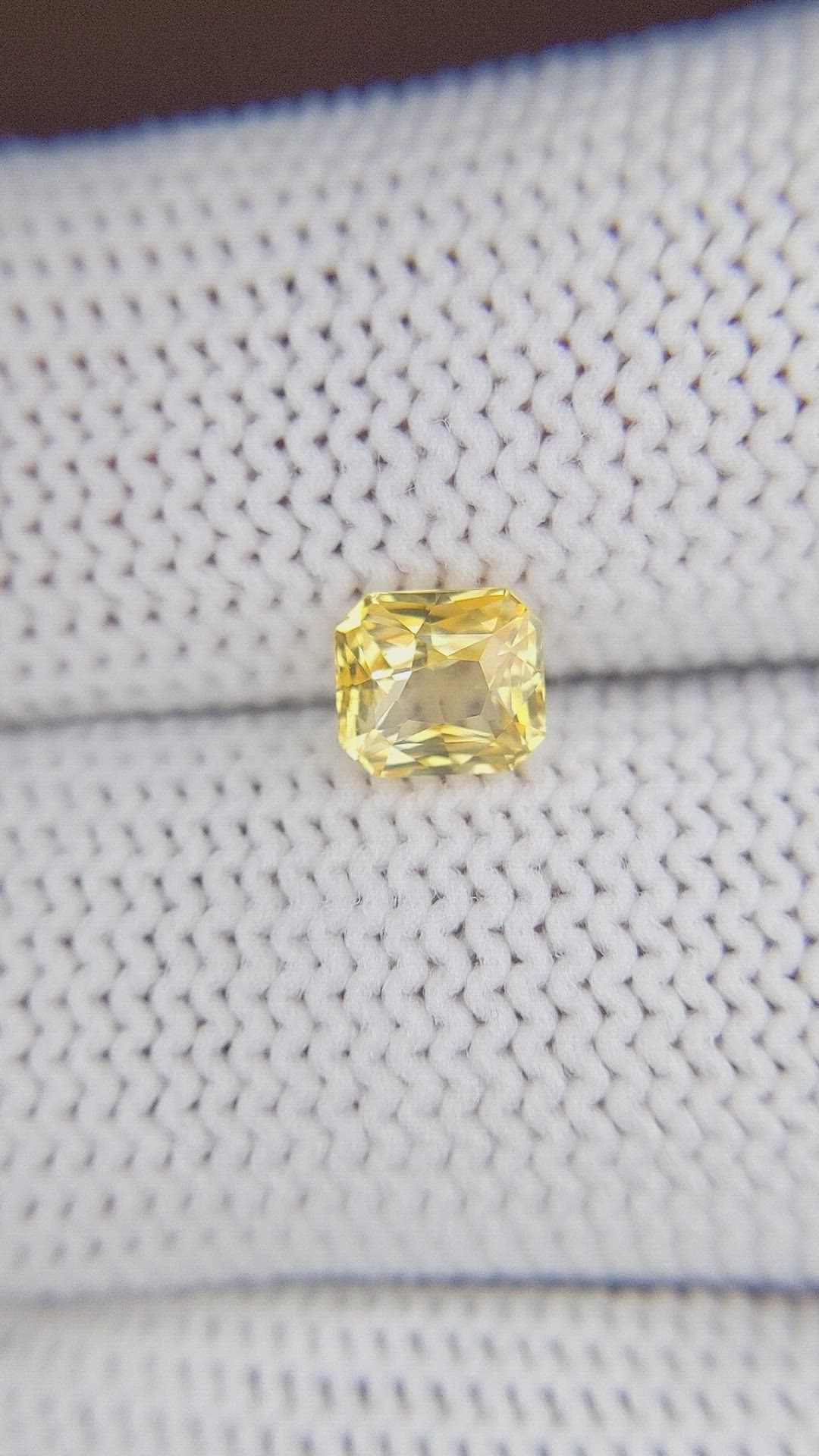 1.05 Ct. Yellow Sapphire from Ceylon (Sri Lanka) Size Video