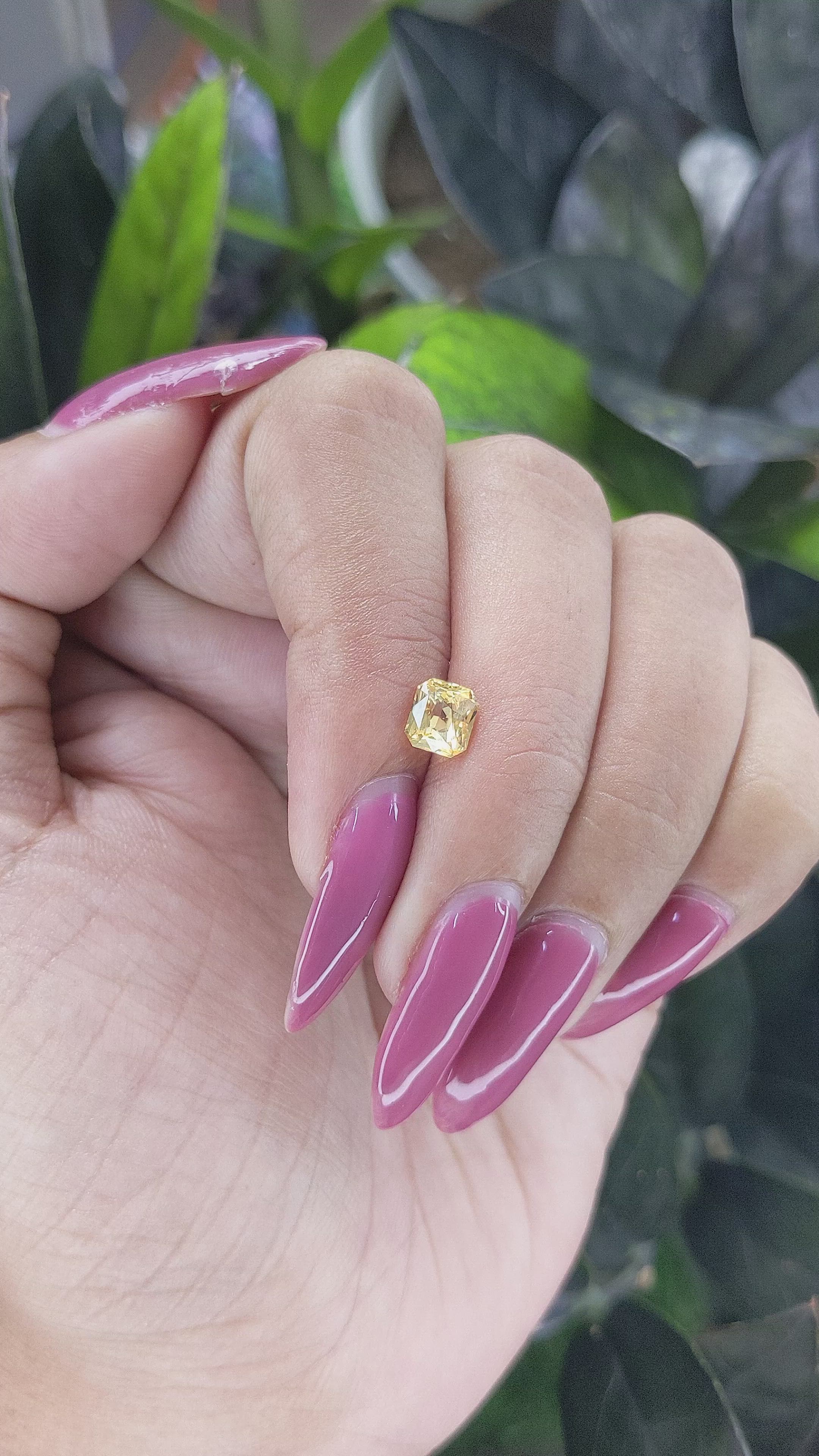 1.05 Ct. Yellow Sapphire from Ceylon (Sri Lanka) Size Video