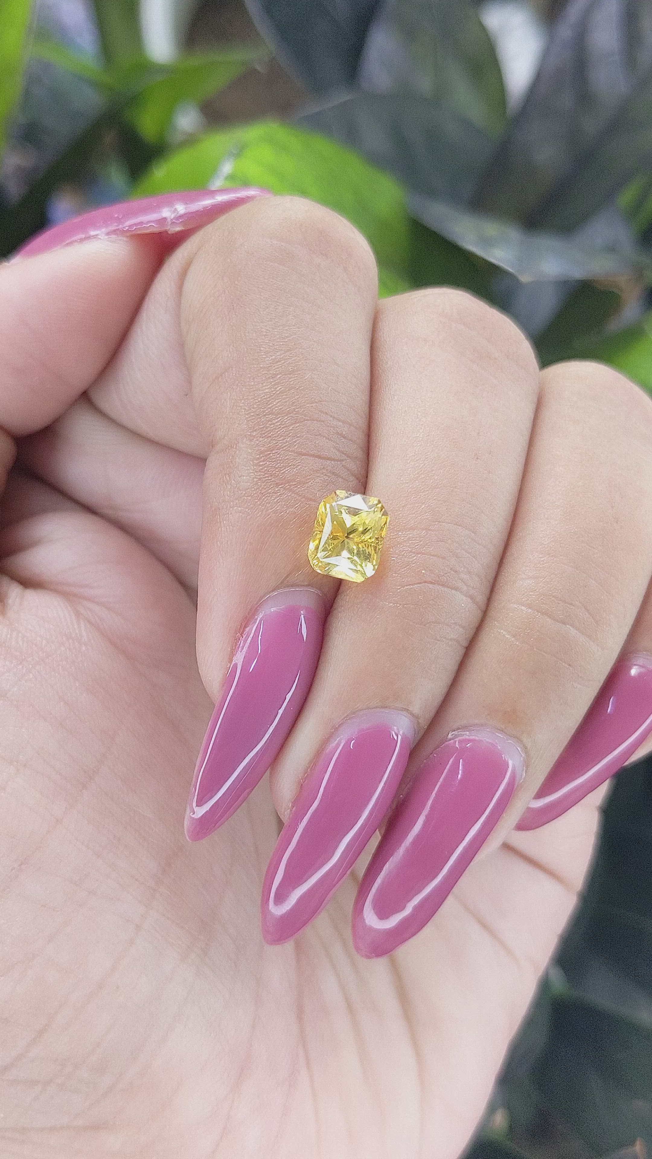 2.10 Ct. Yellow Sapphire from Ceylon (Sri Lanka) Size Video