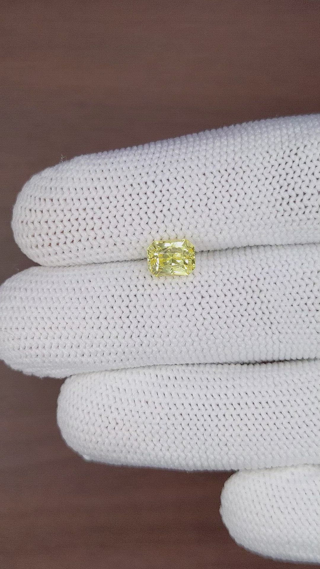 2.08 Ct. Yellow Sapphire from Ceylon (Sri Lanka) Size Video