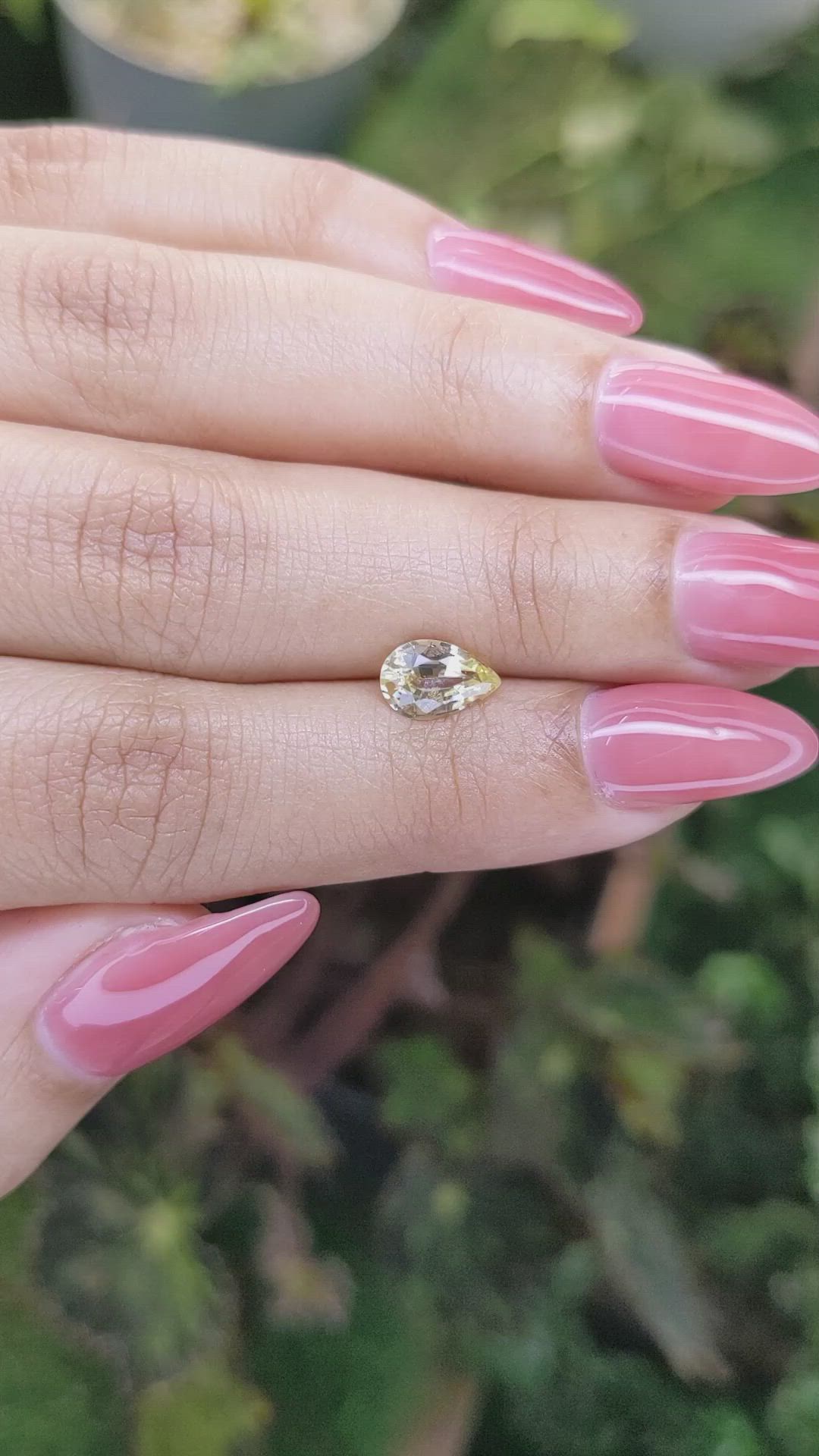 1.26 Ct. Yellow White Opal from Ceylon (Sri Lanka) Size Video