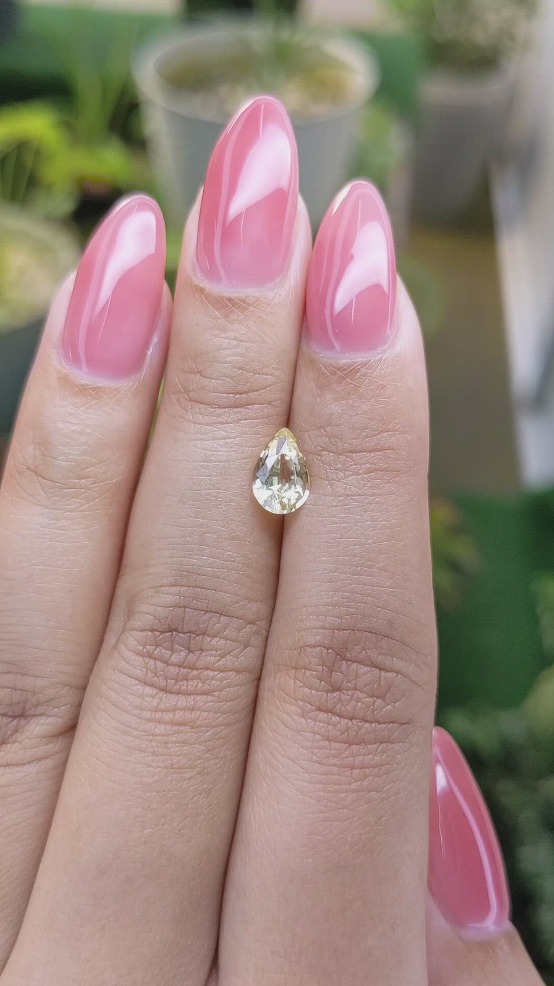 1.26 Ct. Yellow White Opal from Ceylon (Sri Lanka) Size Video