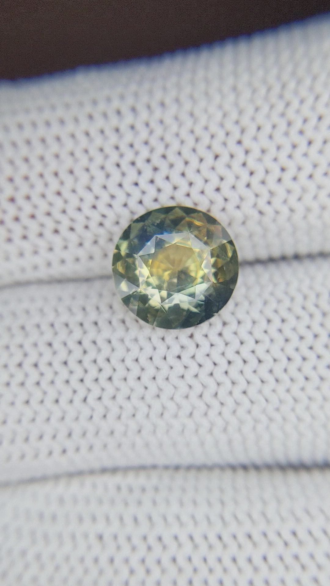 3.53 Ct. Bi Color Sapphire from Madagascar Size Video
