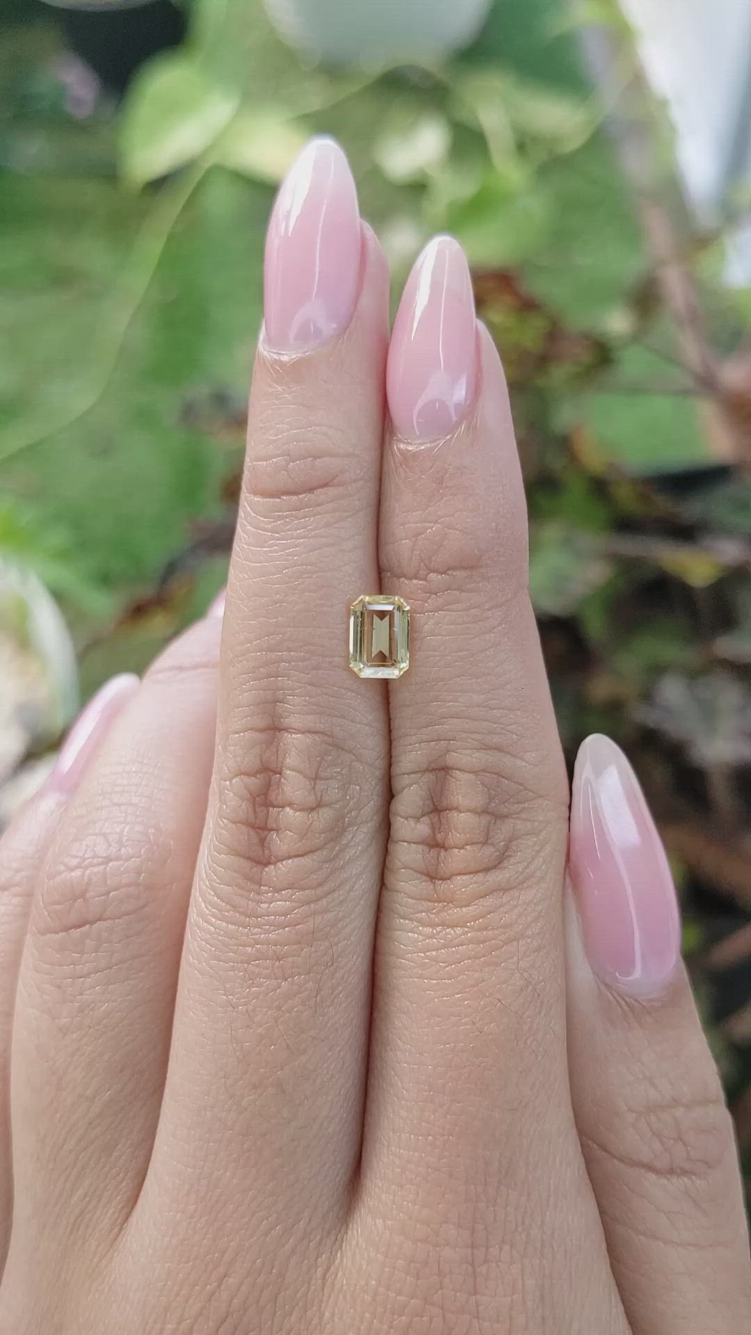 1.14 Ct. Yellow Sapphire from Ceylon (Sri Lanka) Size Video