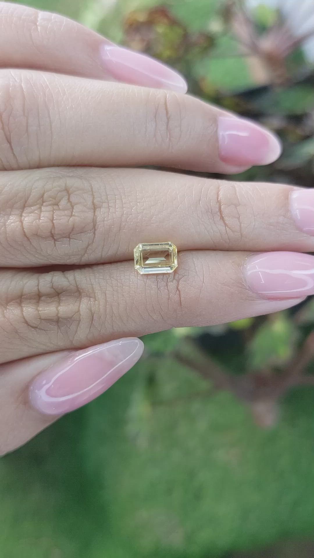 1.14 Ct. Yellow Sapphire from Ceylon (Sri Lanka) Size Video