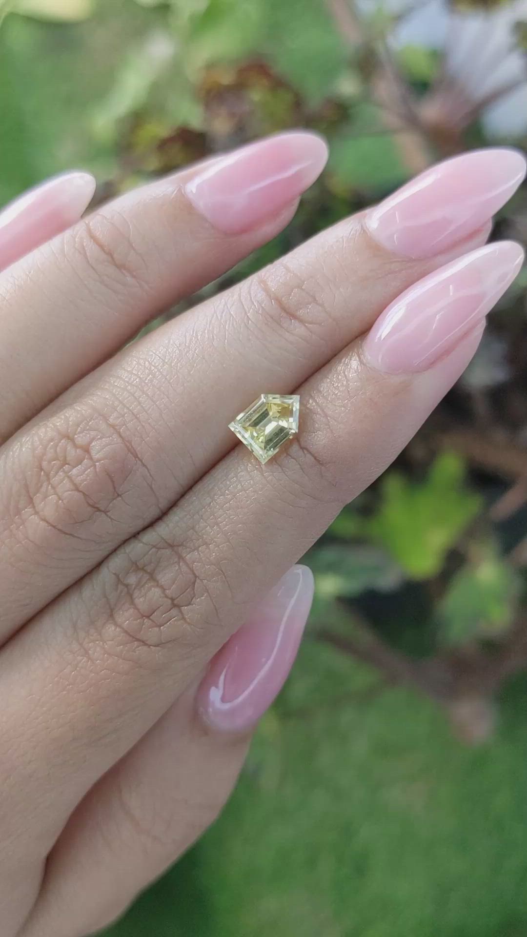 1.10 Ct. Yellow Sapphire from Ceylon (Sri Lanka) Size Video