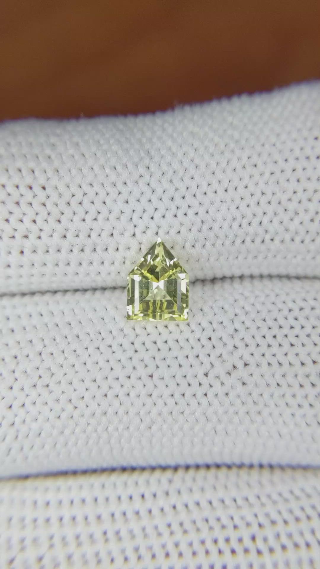1.15 Ct. Yellow Sapphire from Ceylon (Sri Lanka) Size Video