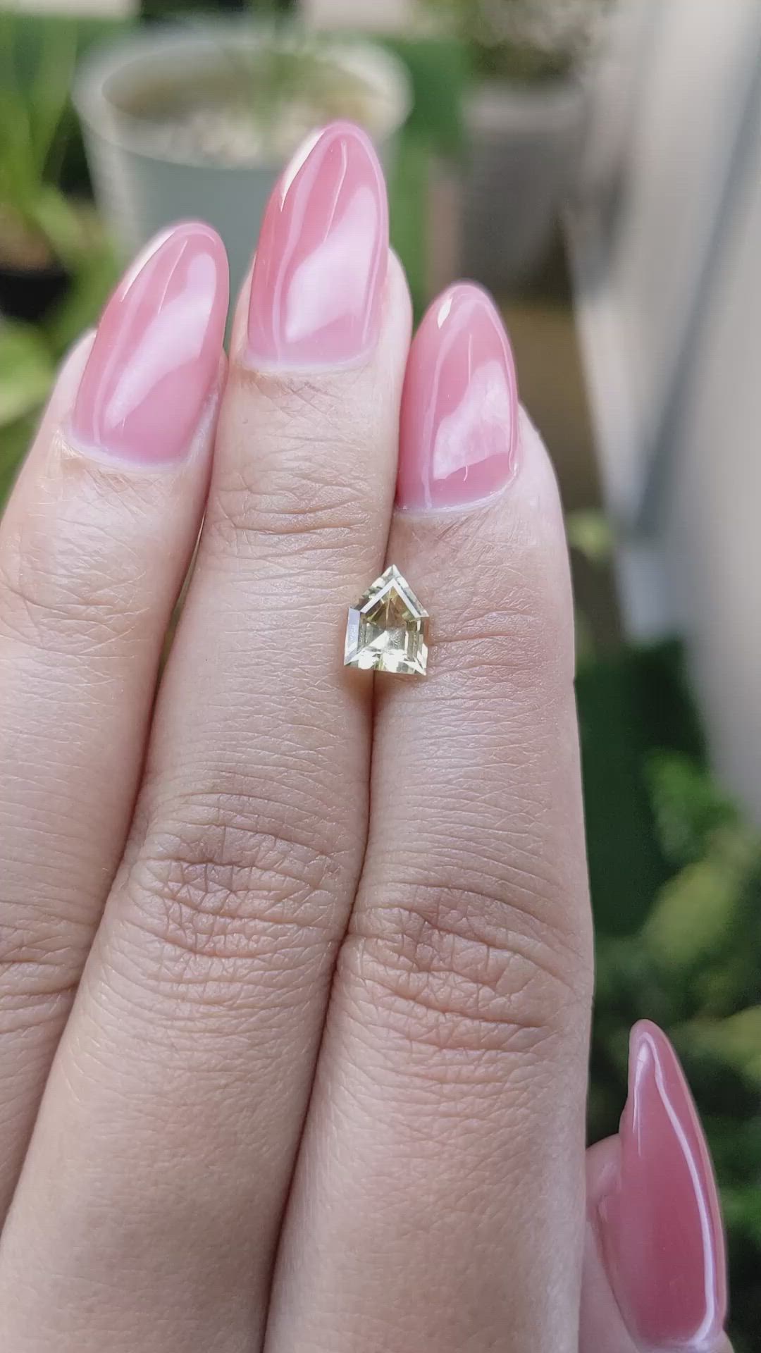 1.15 Ct. Yellow Sapphire from Ceylon (Sri Lanka) Size Video