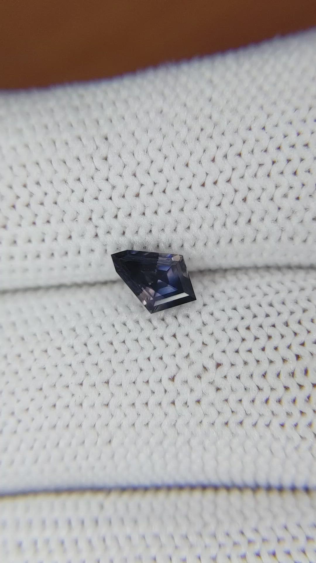 0.84 Ct. Bi Color Sapphire from Ceylon (Sri Lanka) Size Video