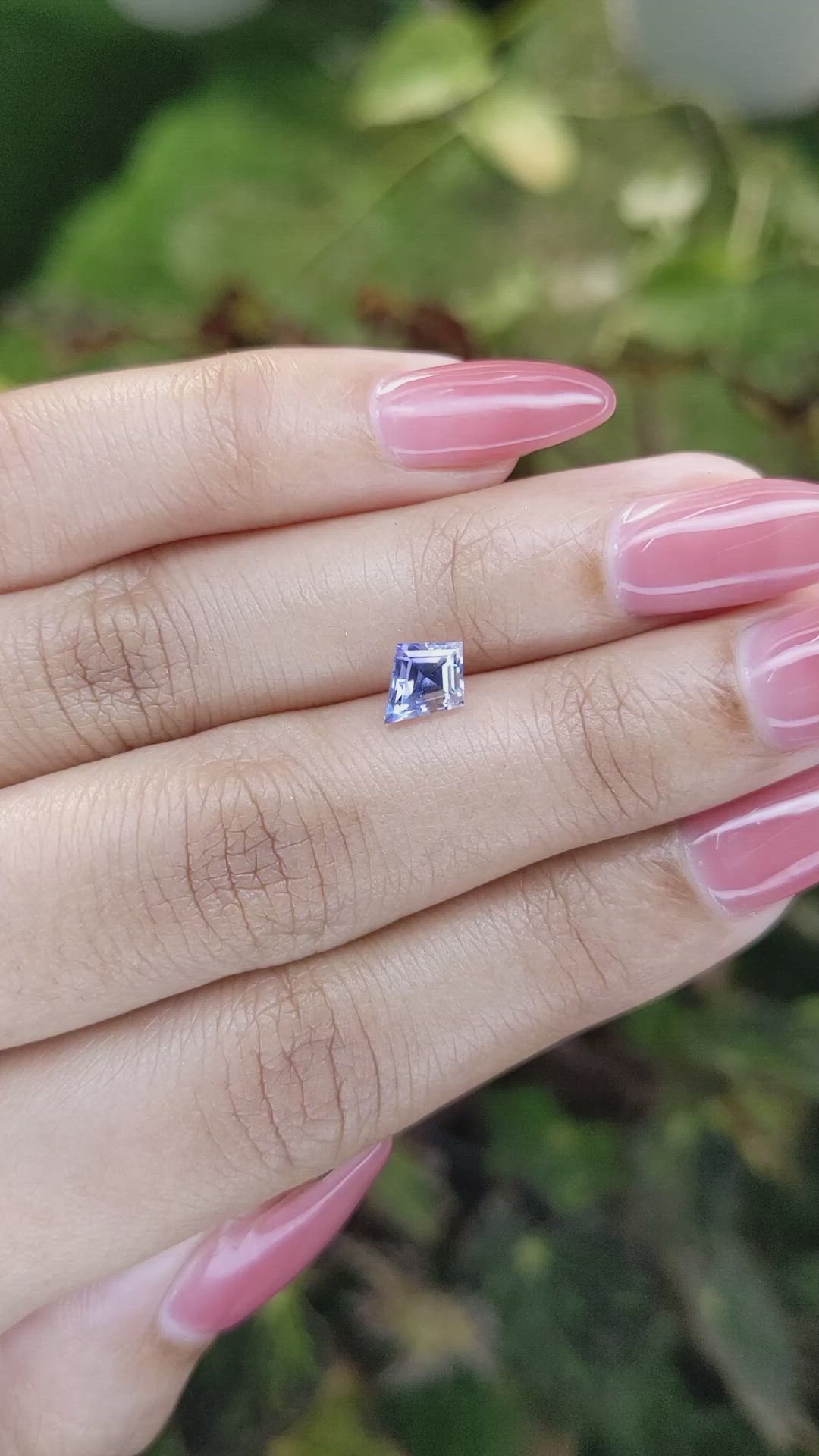 1.06 Ct. Bi Color Sapphire from Ceylon (Sri Lanka) Size Video