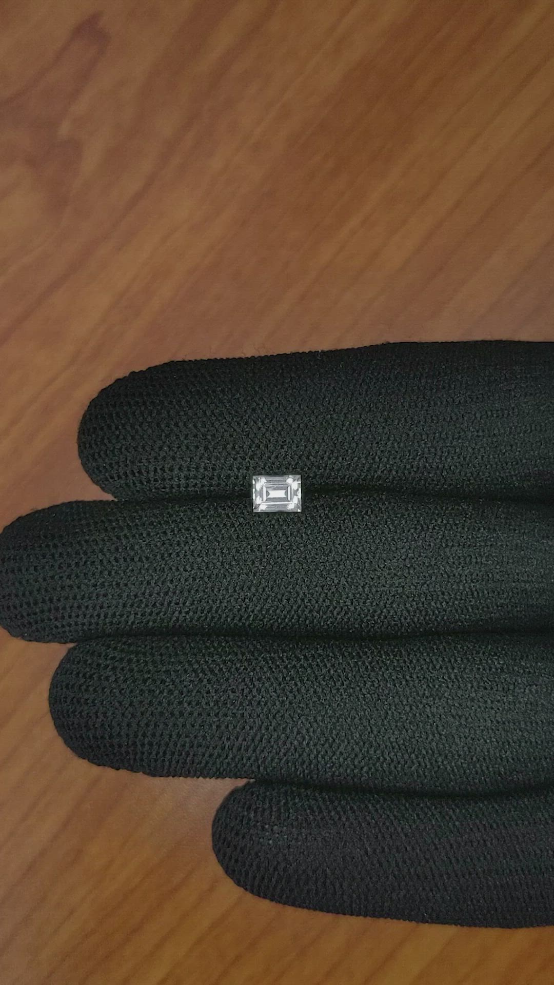 0.90 Ct. White Sapphire from Ceylon (Sri Lanka) Size Video